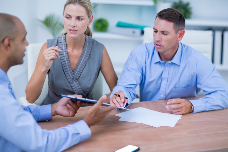 Commercial contract review service by experienced solicitors